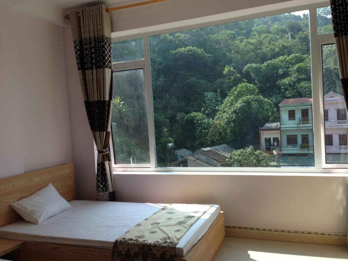 Quy Anh Hotel Bao Lac Town Екстериор снимка
