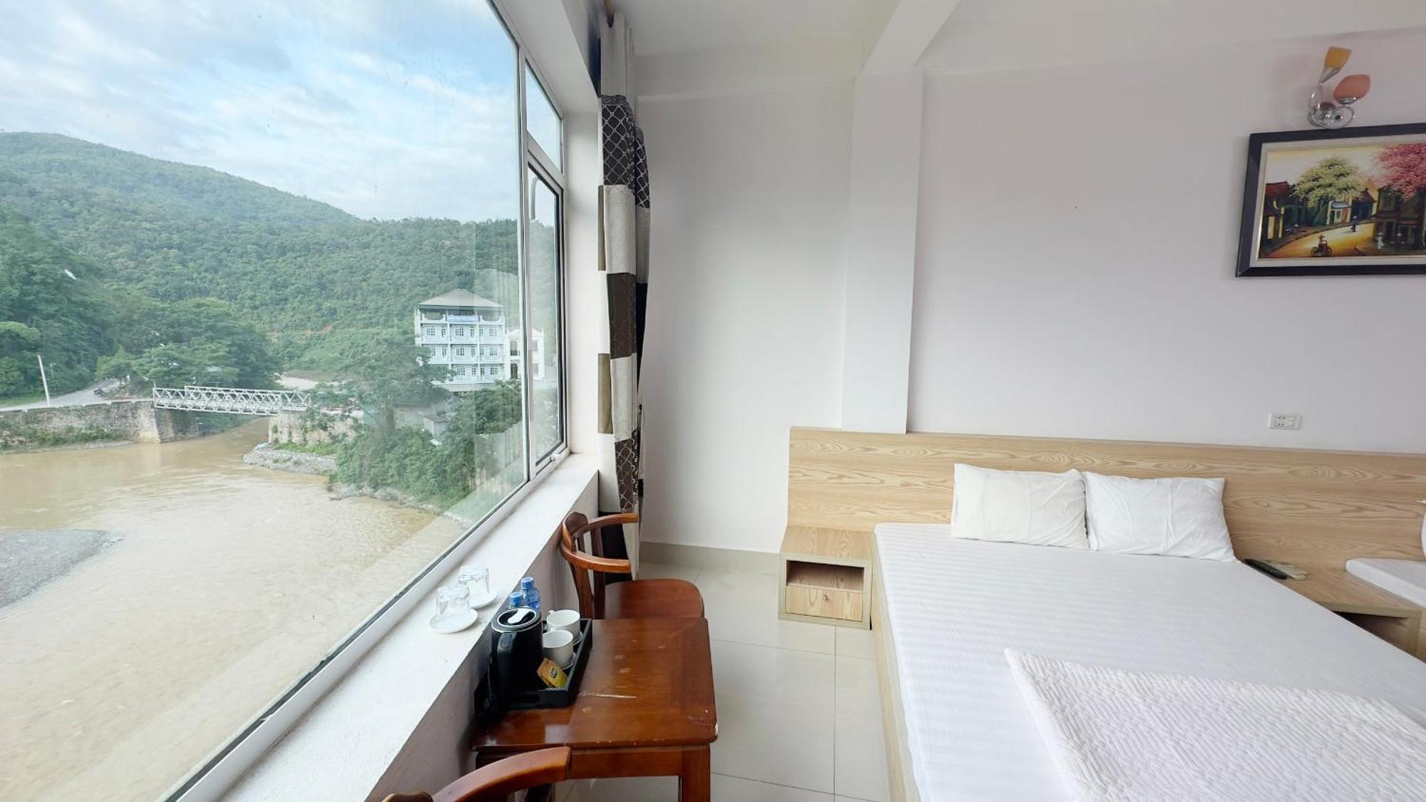 Quy Anh Hotel Bao Lac Town Екстериор снимка