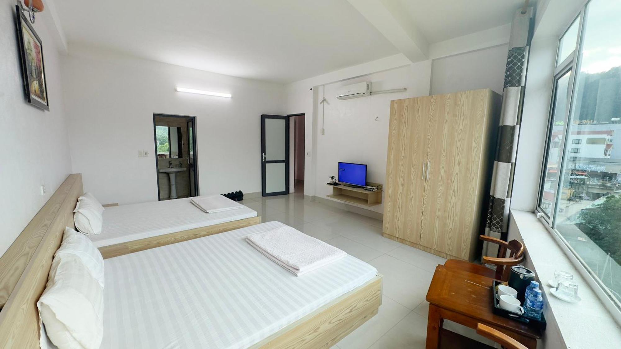 Quy Anh Hotel Bao Lac Town Екстериор снимка
