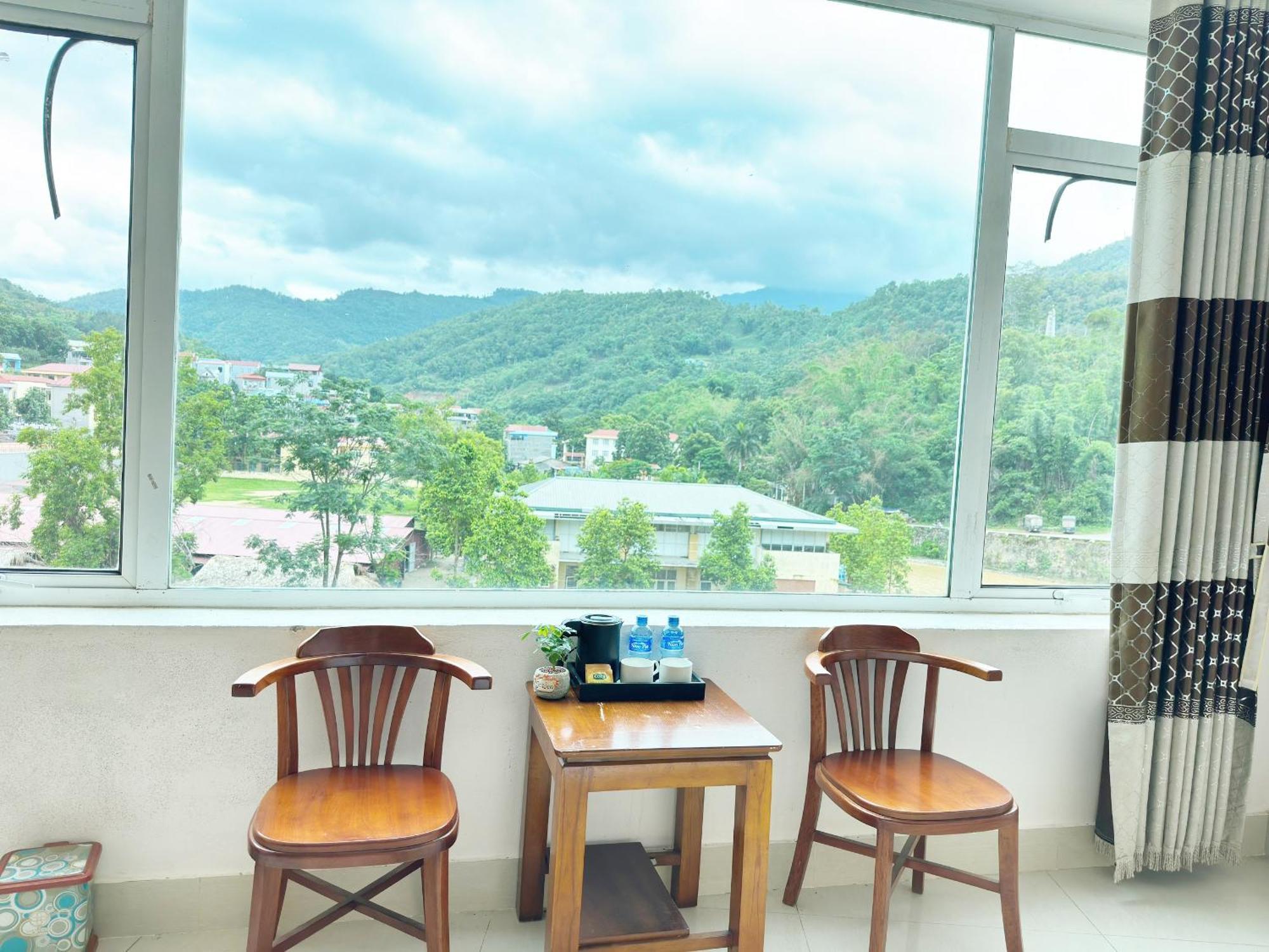Quy Anh Hotel Bao Lac Town Екстериор снимка