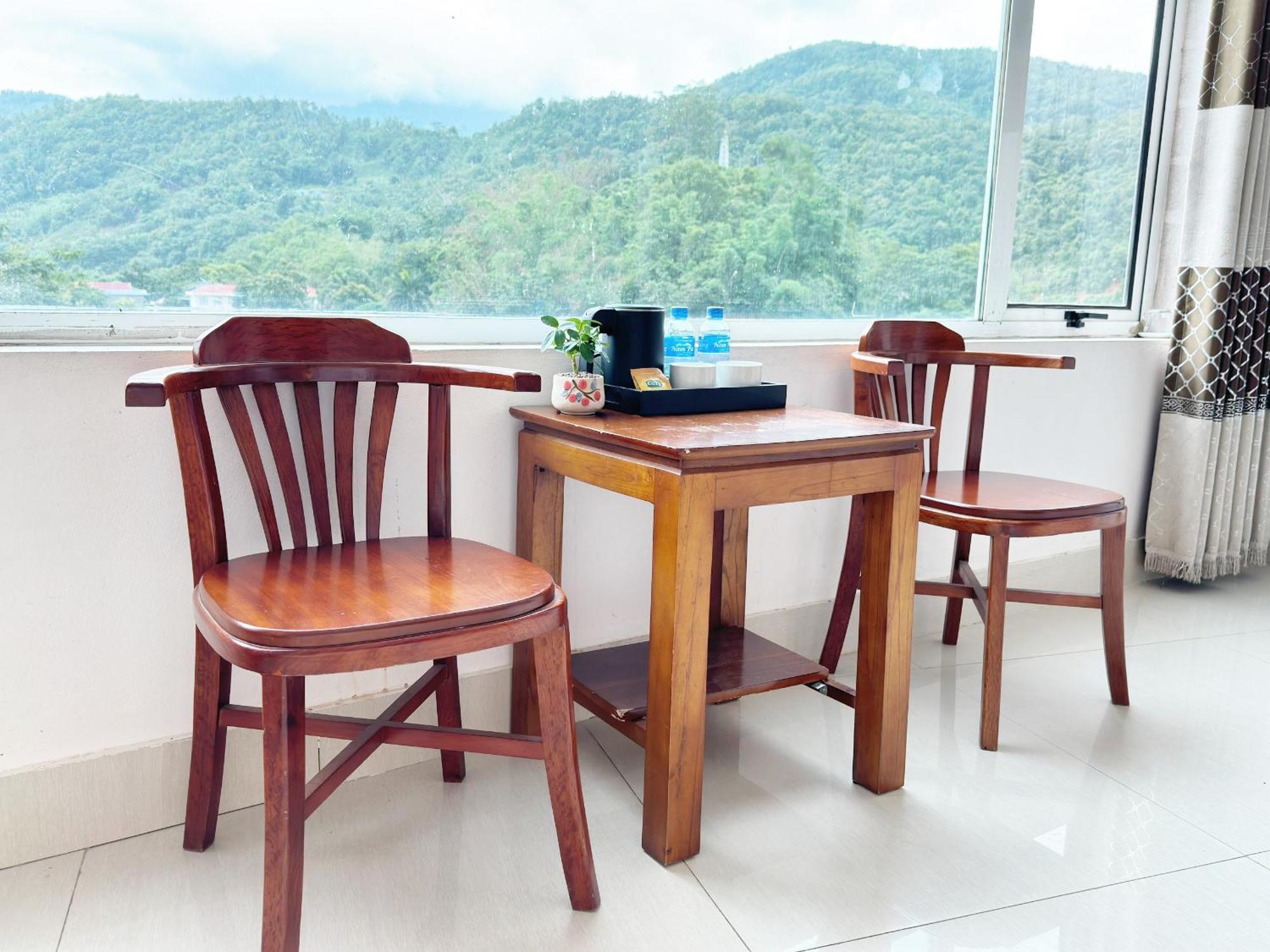 Quy Anh Hotel Bao Lac Town Екстериор снимка