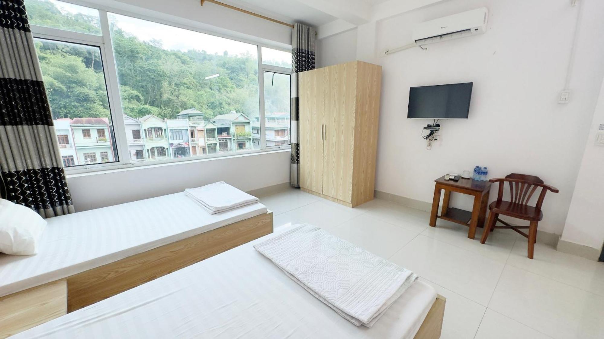 Quy Anh Hotel Bao Lac Town Екстериор снимка